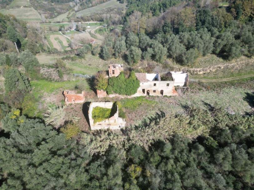 Land with large ruin for construction near San Miniato, Pisa-1