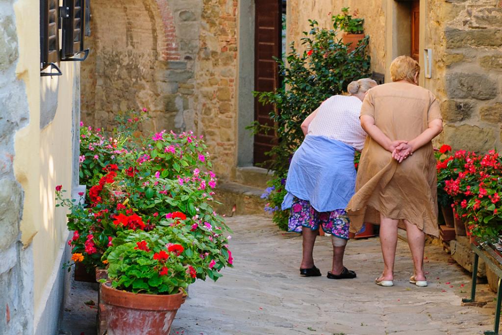 One last Pizzazza – properties with a view of Italy's village scene