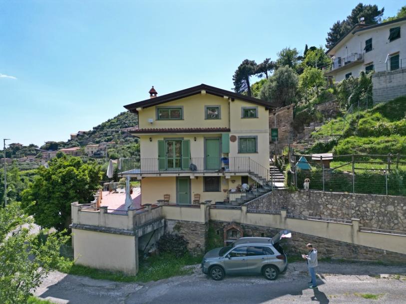 Large house in Montignoso-13