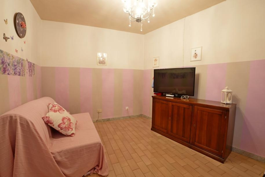 Restored small house near Camaiore-12