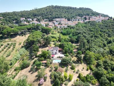 Country villa in Gabbro