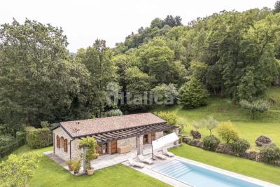 Luxury property in Bagnone near Aulla for Sale