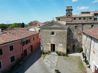 Lovely tuscan village house with garden near Casciana
