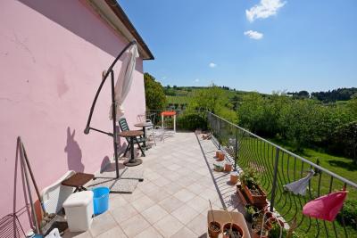 Lovely tuscan village house with garden near Casciana