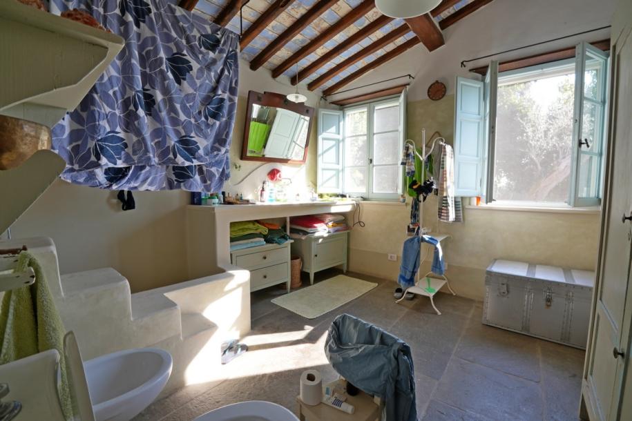 Villa with Pool and seaview in Monteggiori for Sale-10