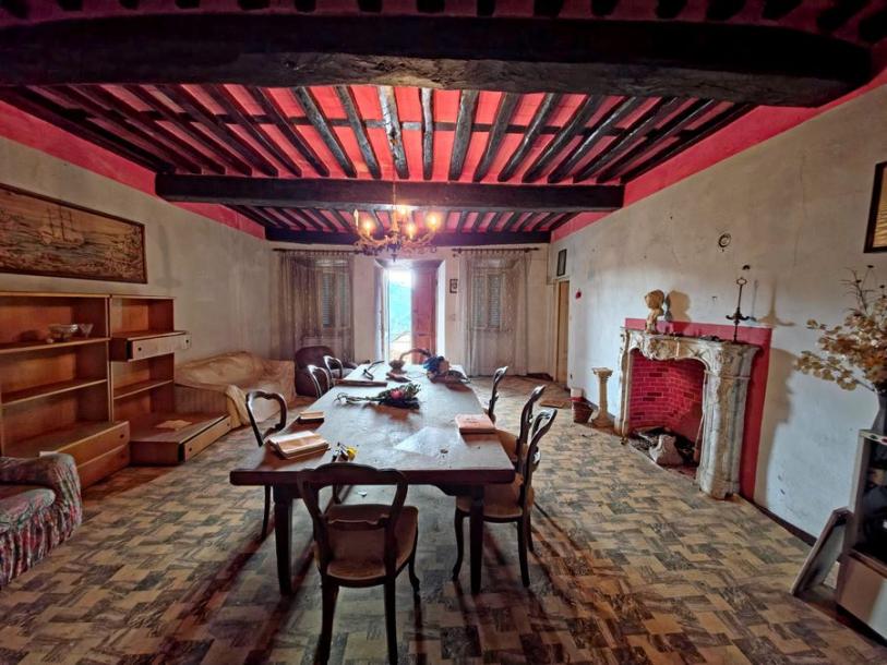 Tuscan house in hamlet near Camaiore-3