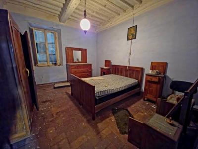 Tuscan house in hamlet near Camaiore