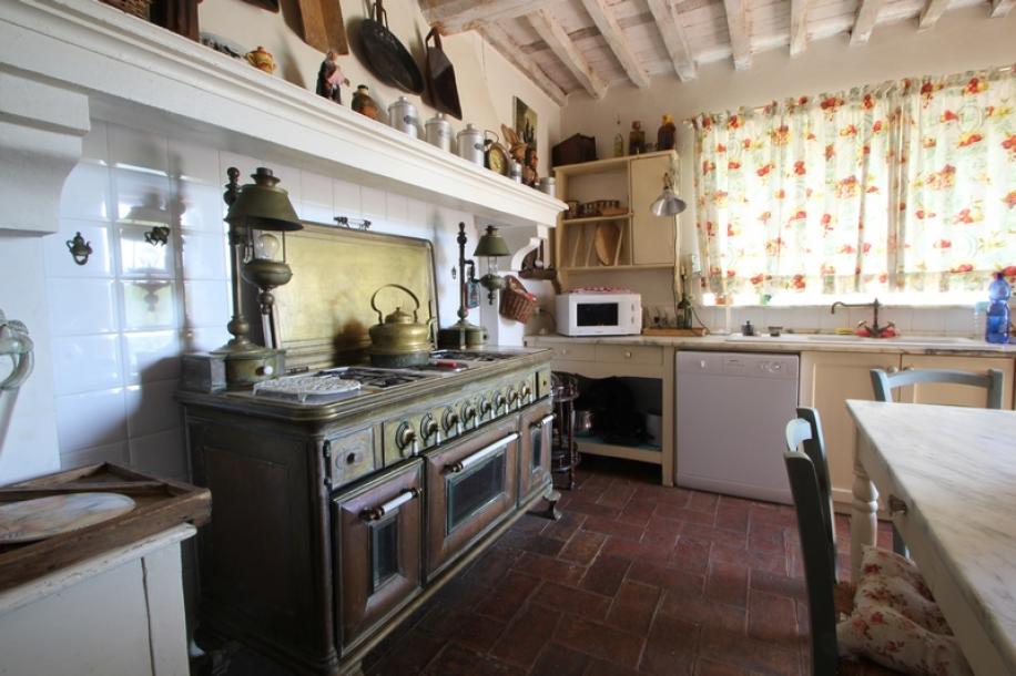 Rustic villa near Camaiore-10