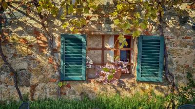 Old properties vs. new-builds in Italy: What’s worth it when buying property?