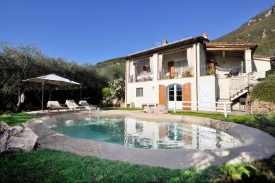 Restored stone house with Pool near Camaiore
