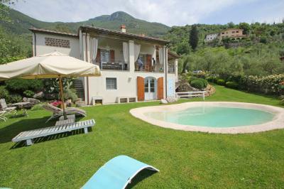 Restored stone house with Pool near Camaiore