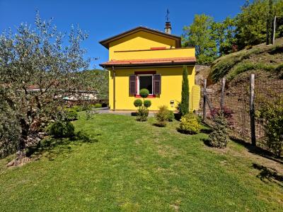 Restored old country house on 450m.o.S. in Lunigiana for Sale