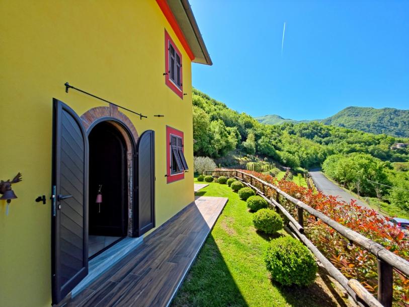 Restored old country house on 450m.o.S. in Lunigiana for Sale-16