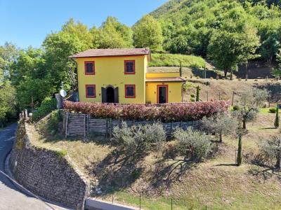 Restored old country house on 450m.o.S. in Lunigiana for Sale