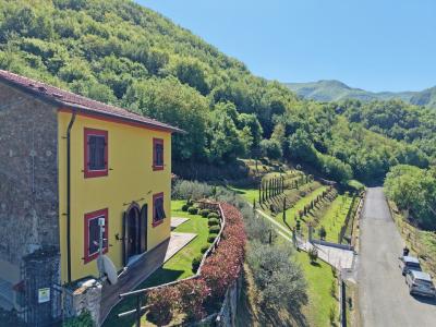 Restored old country house on 450m.o.S. in Lunigiana for Sale