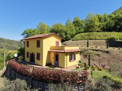 Restored old country house on 450m.o.S. in Lunigiana for Sale
