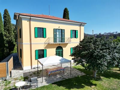 Antique villa with Pool near Massarosa