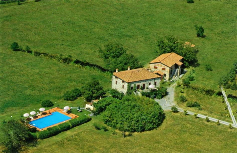 Country house with guest house and pool near Aulla for Sale-1