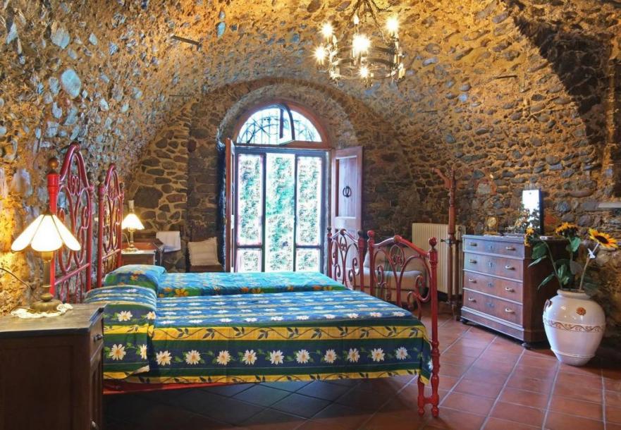 Country house with guest house and pool near Aulla for Sale-9