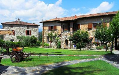 Country house with guest house and pool near Aulla for Sale