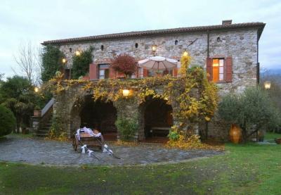 Country house with guest house and pool near Aulla for Sale