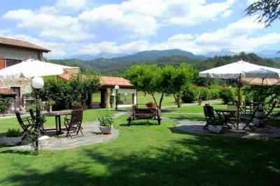 Country house with guest house and pool near Aulla for Sale