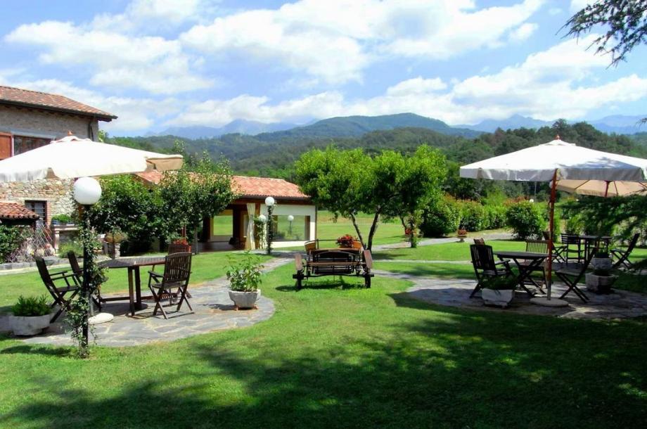Country house with guest house and pool near Aulla for Sale-12