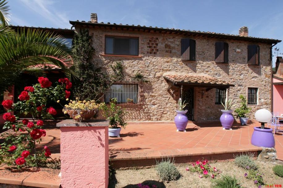 Buying a house in Bargecchia | Property for sale in Tuscany| House in Versilia-1