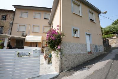 Restored small house near Camaiore