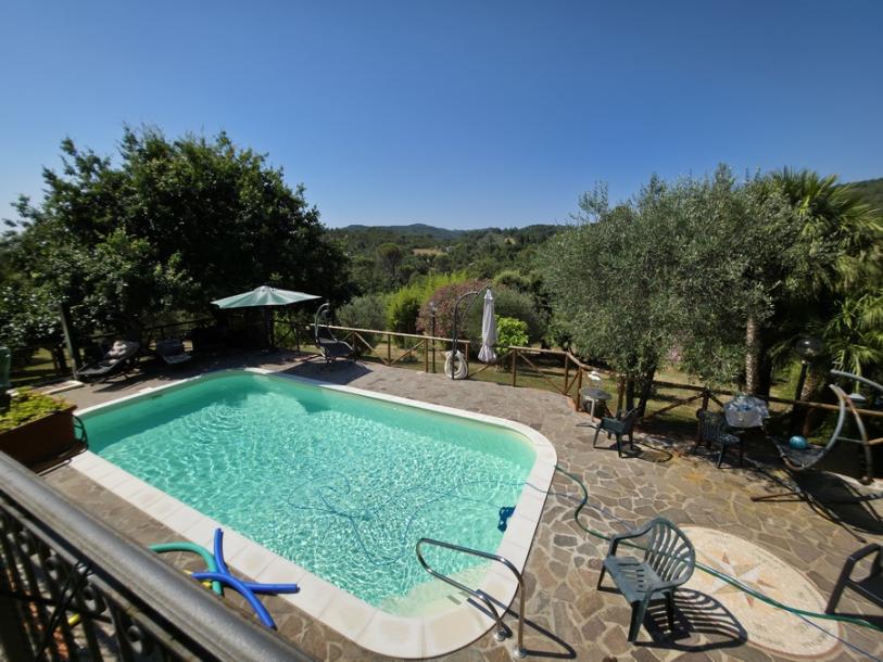 Vila s bazénem u Gabbro-8