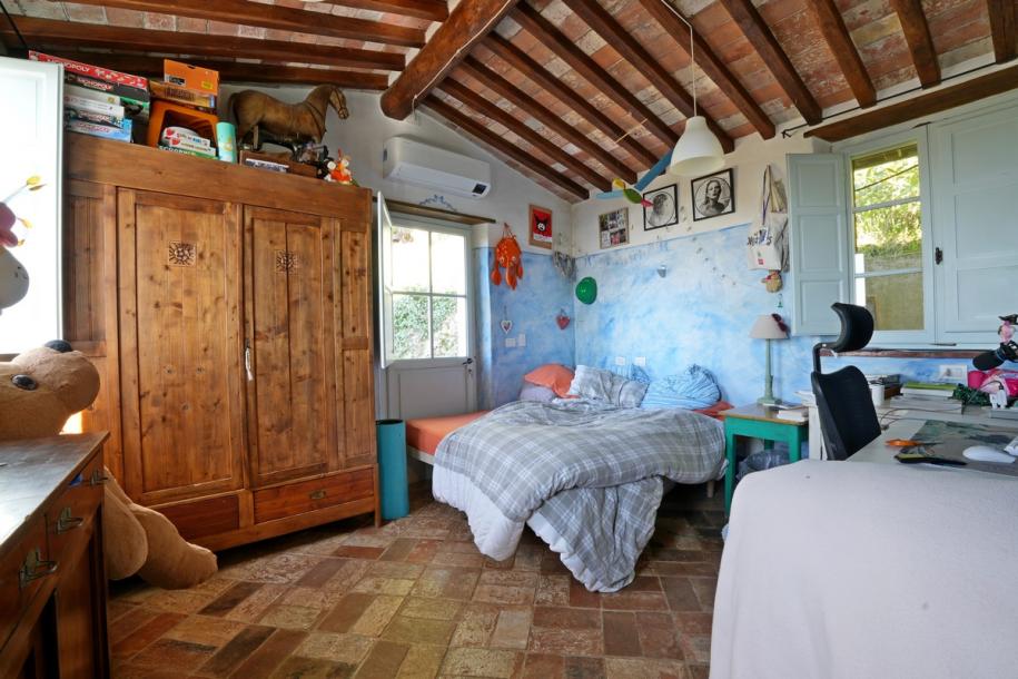 Villa with Pool and seaview in Monteggiori for Sale-11