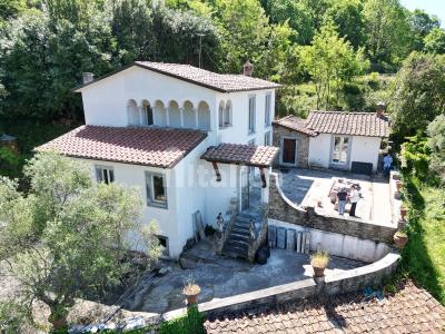 Large property for construction with sea view