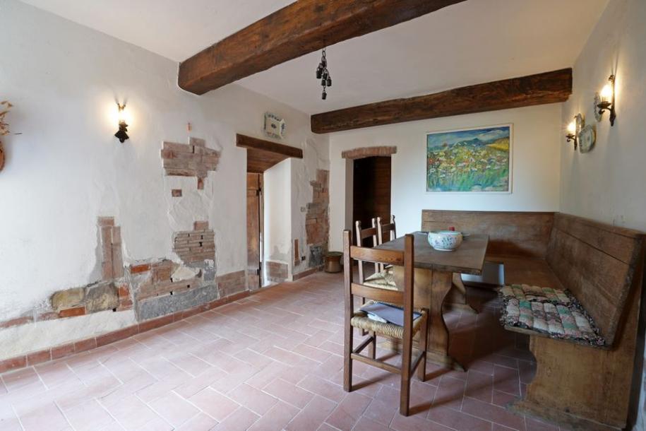 Country house with large land in Podenzana, Lunigiana-4