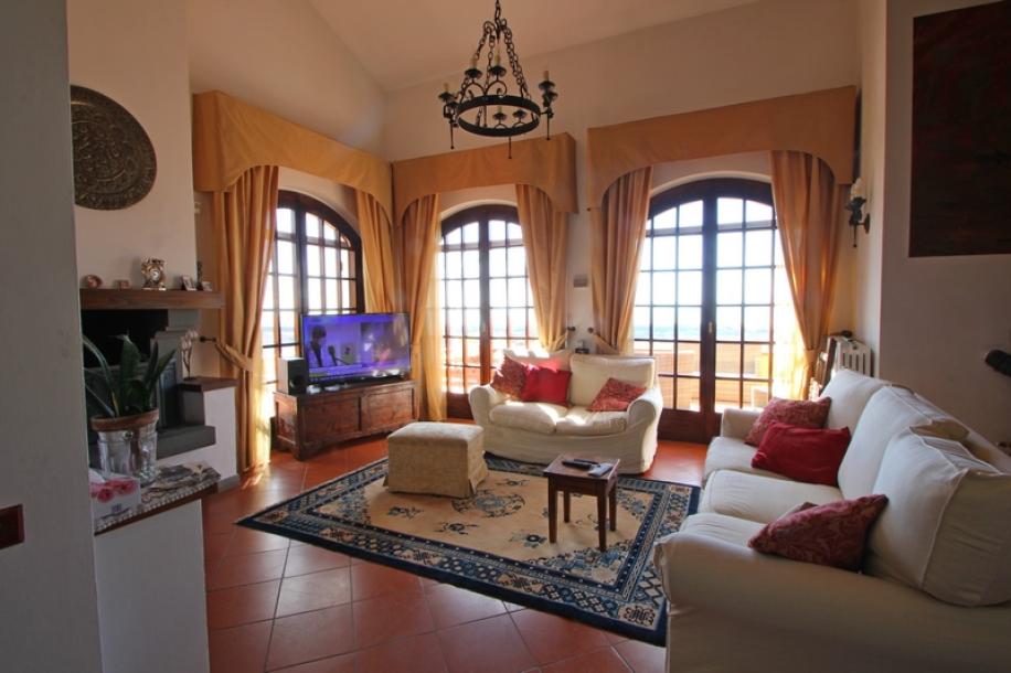 Moderní vila s výhledem na moře u Carrary-3