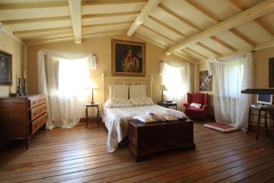 Rustikální vila nad Camaiorem