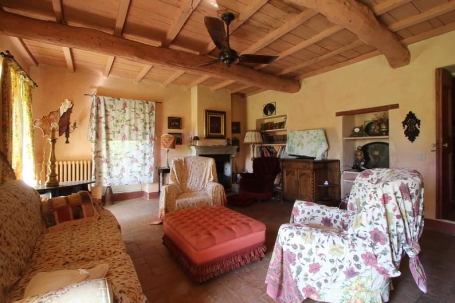 Rustikální vila nad Camaiorem-13