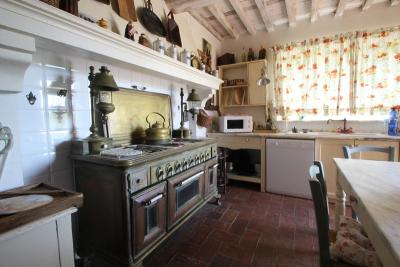 Rustikální vila nad Camaiorem