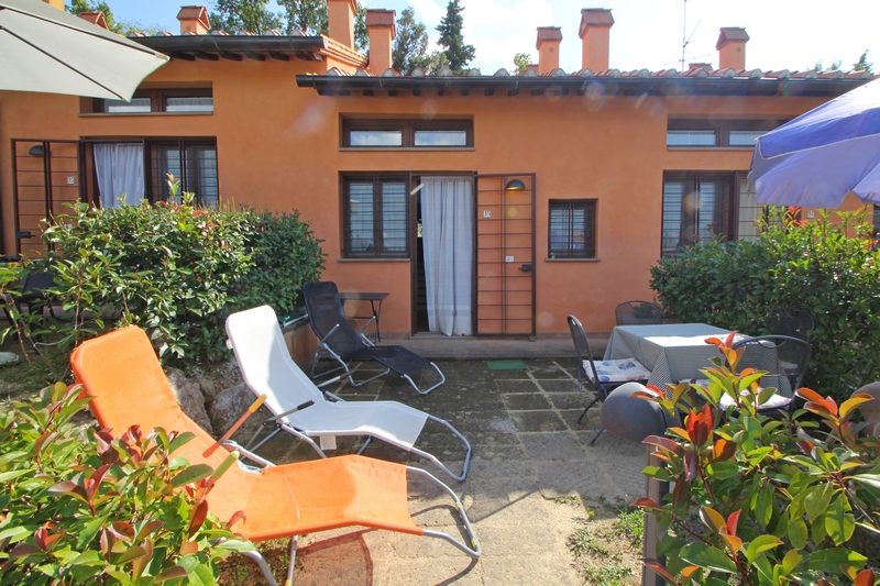 Schiera in piccola residence