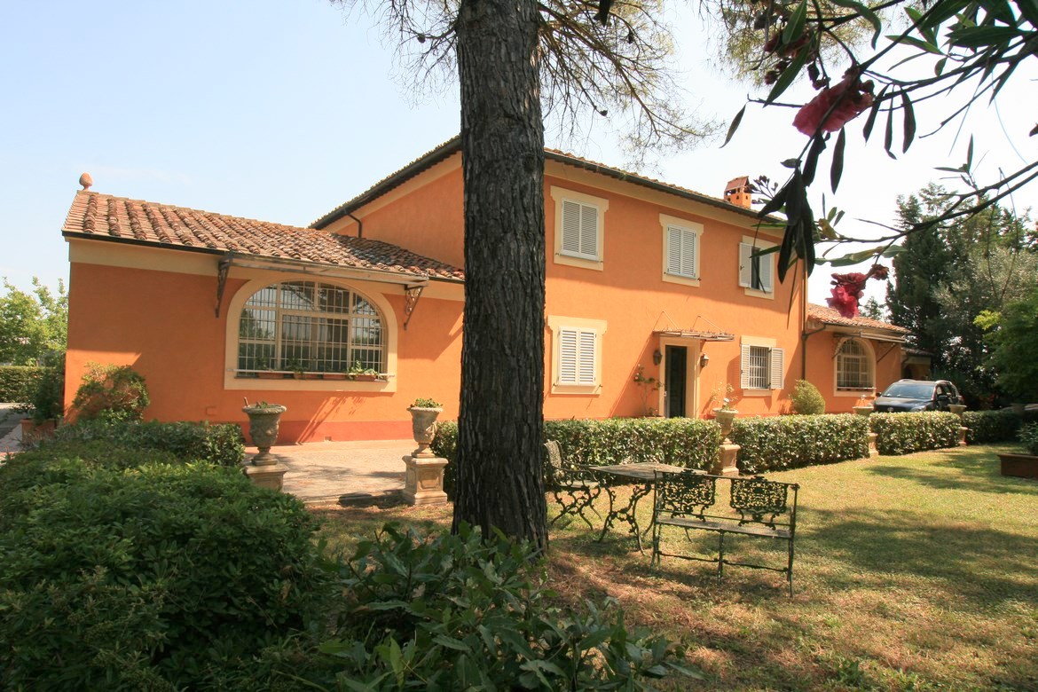 Villa im Flachland bei Vicarello