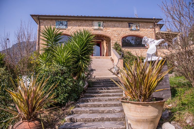 Luxury farmhouse in Tuscany
