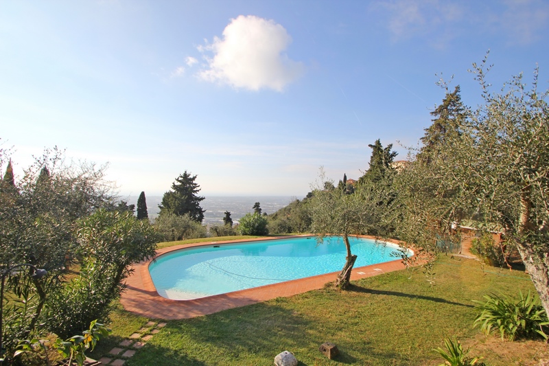 Luxury property in Versilia with sea view