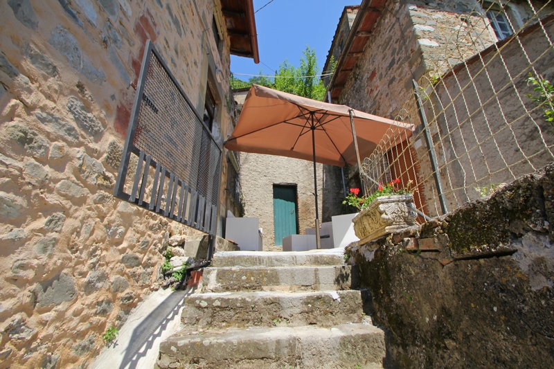 Stonehouse near to Pescaglia