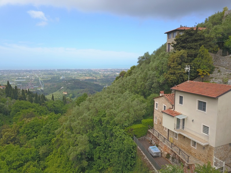 Casa con vista mare a Monteggiori