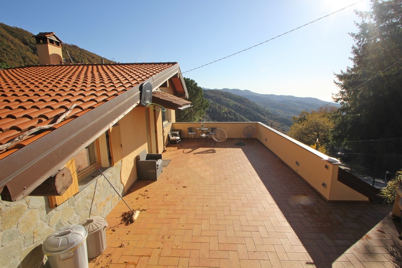 House for Sale with sea view in Fosdinovo
