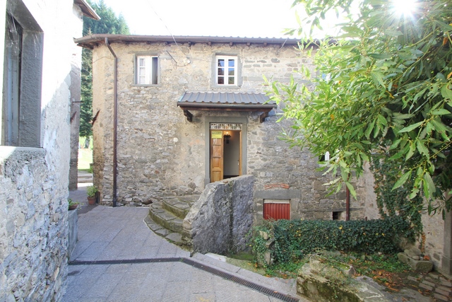 Typical stonehouse in Garfagnana