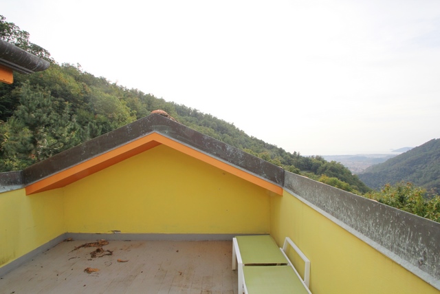 House in the hills of Massa with sea view